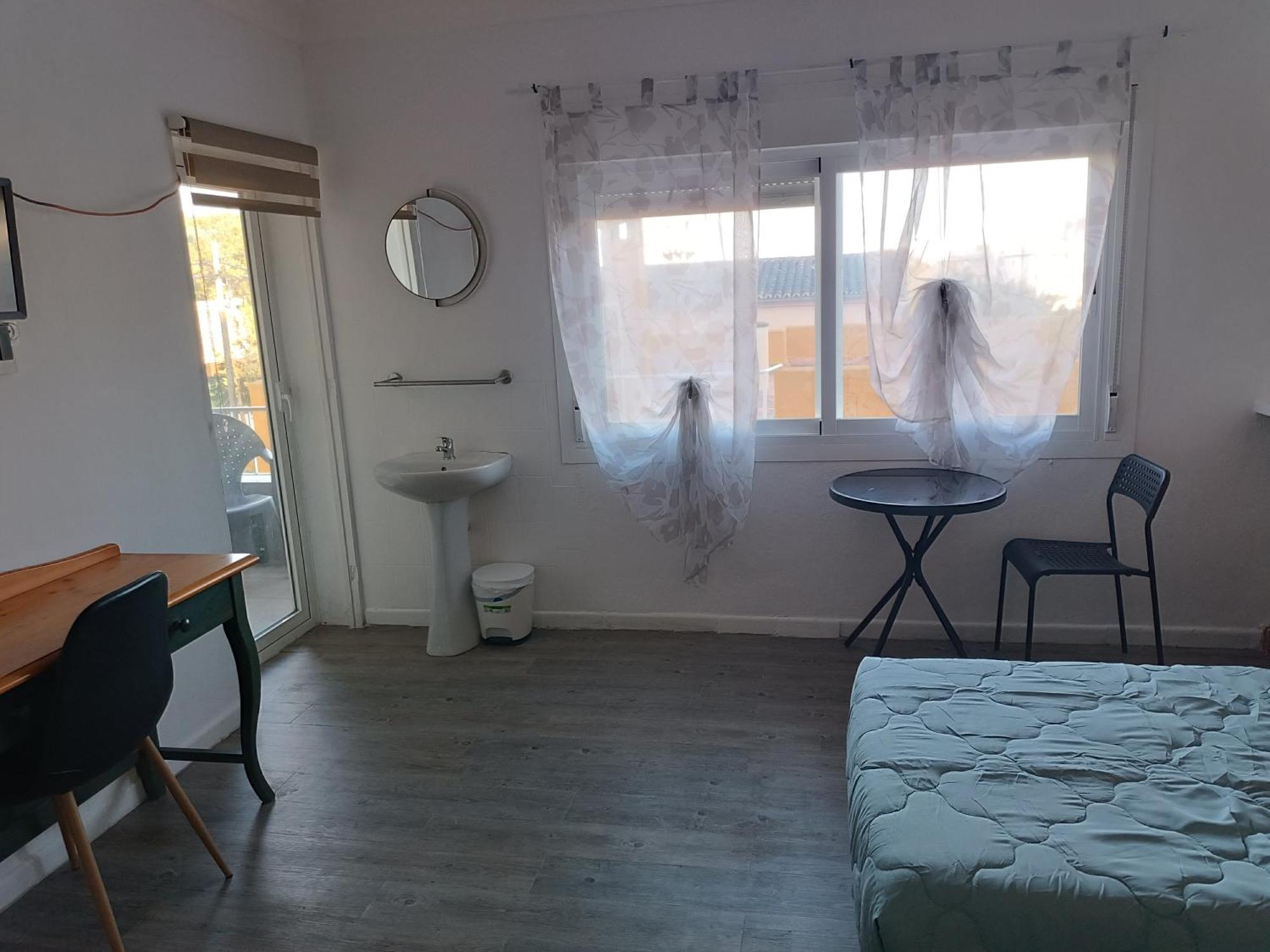 Palmanova Hostal Belgica מראה חיצוני תמונה